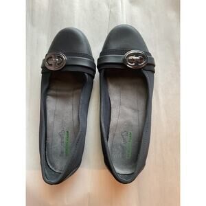 Beartrap Black Slip On Flats Minor Flaw sz 61/2